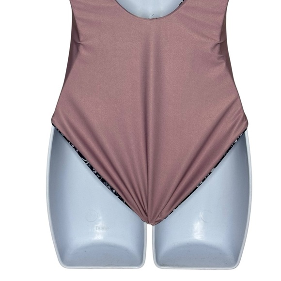 Faherty One Piece Swimsuit SZ. XS - Picture 11 of 15